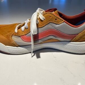 Vans men’s US Size 10.5 NEW